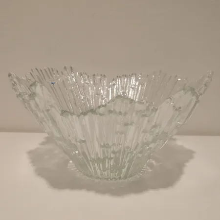 Lasimaljakko Tauno Wirkkala, Humppilan lasi, kirkas, Revontulet, Ø24cm. Lähetetään postipakettina.