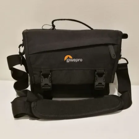 Kameralaukku Lowepro m-trekker SH150