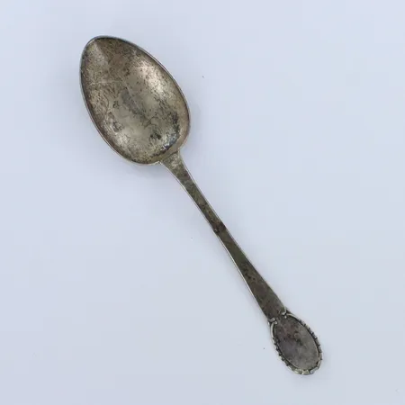 Viallinen jälkiruokalusikka, pituus 150mm, 813, paino 21,9g 