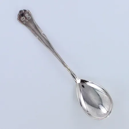Jälkiruokalusikka, Chippendale, kaiverrettu, pituus 132mm, 830, paino 18,5g 