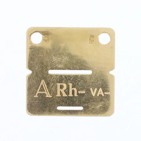Riipus, kaiverrettu, mitat 26x26mm, 750, paino 4,7g 