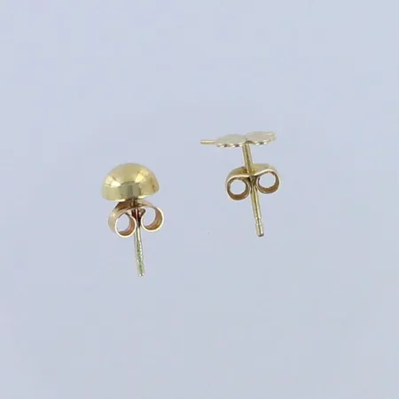 Kaksi korvakorua, 585, paino 0,5g