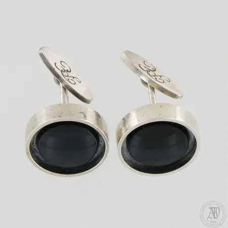 Kivikalvosinnapit, kaiverrettu, Ø 20mm, 916br, paino 22,8g Paino: 22,8 g