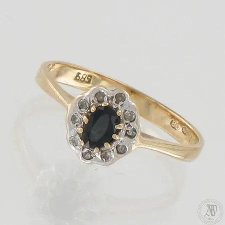 Kivisormus timanteilla 10xn.0.005ct, koko 17½, 585br, paino 1,9g Paino: 1,9 g