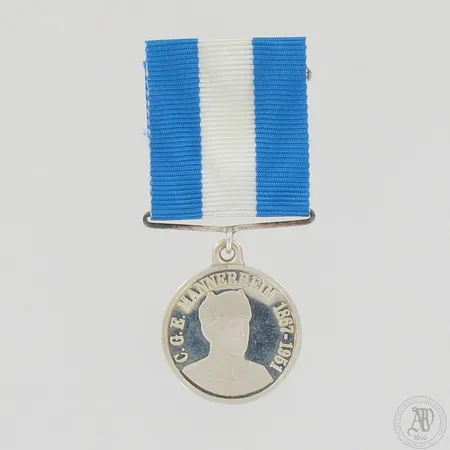 Rintamerkki, Mannerheim Suomi 1917-2007, 925br, paino 11,2g Paino: 11,2 g
