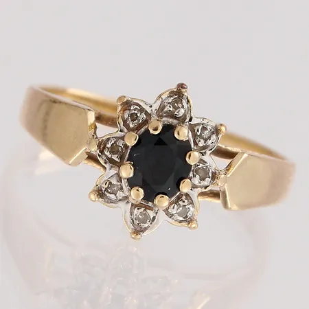 Kivisormus timanteilla 8xn.0.005ct, koko 16½, 585br, paino 1,9g