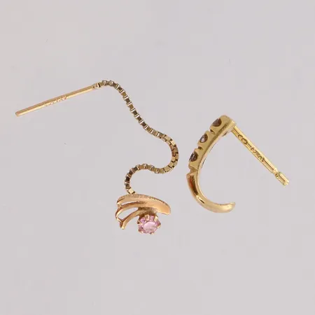Kivikorvakoru ja timanttikorvakoru 3xn.0.03ct, tausta puuttuu, 585, paino 1,0g Paino: 1 g