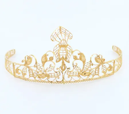 Tiara, korkeus 55m, leveys 13cm, koko muunneltavissa, 875, paino 26,2g 