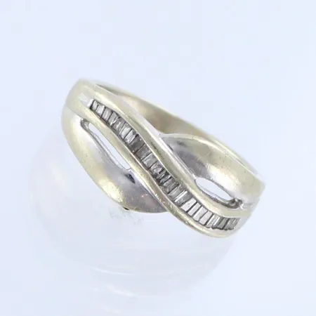 Timanttisormus 24xn.0.01-0.03ct baguette hiontainen, koko 17, 585 valkokulta, paino 4,9g 