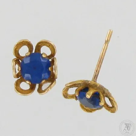 Vialliset kivikorvakorut, 585br, paino 1,2g Paino: 1,2 g