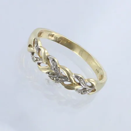 Timanttisormus 6x.0.005ct, koko 18½, 585br, paino  2,2g 