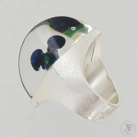Waterworld- sormus, Lapponia koru, design Björn Weckström, koko 17½, vuodelta 2002, akryylissä käytön jälkiä, 925br, paino 16,8g 