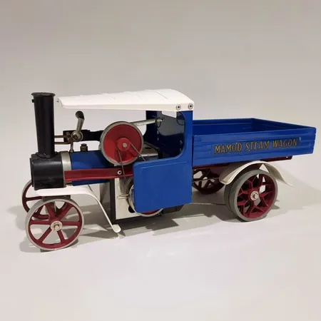 Höyryauto, merkki. Mamod, malli. Mamod Steam Wagon, pituus 40cm, leveys 14cm, korkeus 18,5cm, ei testattu Lähetetään postipakettina.