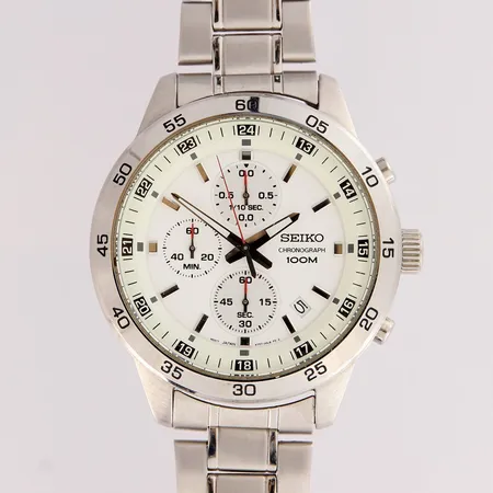 Teräsrannekello, Seiko Chronograph, ref. SKS637P1, quartz, taulun Ø 44mm, rannekkeen pituus 180mm, mukana jatkopalat, takuukortti ja laatikko Lähetetään postipakettina.