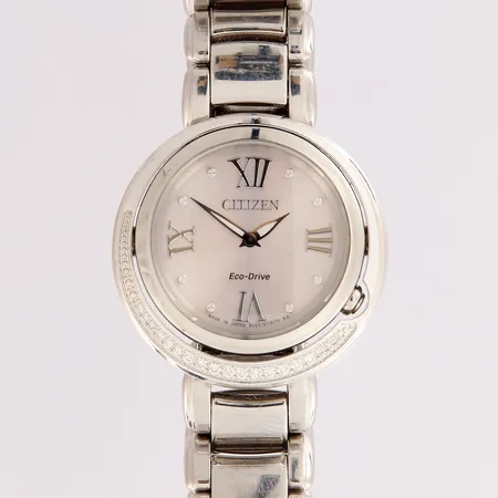 Teräsrannekello timanteilla 10xn.0.01ct 6xn.0.005ct, Citizen Eco Drive, quartz:paristo loppunut, taulun Ø 32mm, rannekeen pituus 145mm