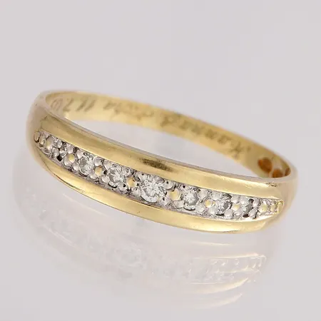 Timanttisormus 1xn.0.03ct, 4xn.0.02ct ja 2xn.0.01ct, koko 18¼, 585, paino 2,5g