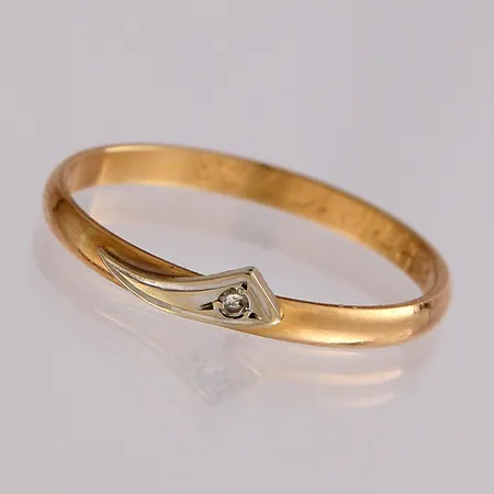 Timanttisormus 1xn.0.005ct, kaiverrettu, koko 17½, 585, paino 1,2g