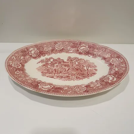Soikea tarjoululautanen Arabia, Punainen maisema, leveys 33cm. Lähetetään postipakettina.
