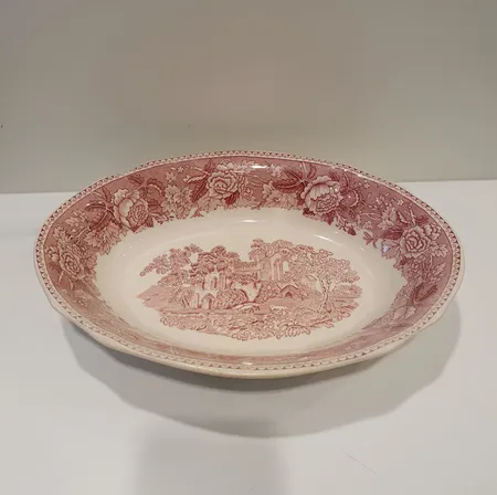 Soikea tarjoiluastia Arabia, Punainen maisema, leveys 30,5cm. Lähetetään postipakettina.