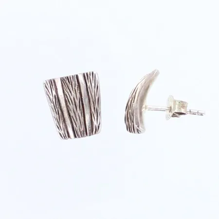 Korvakorut, mitat 9,5x11,3mm, 925, paino 1,8g 