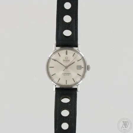 Teräsrannekello Omega Seamaster De Ville automatic nahkarannekkeella (ei alkuperäinen), kaiverrettu, päivyri, taulun Ø 36mm, rannekkeen pituus 210mm, rannekkeessa ja kellon kehyksissä käyttöstä aiheutunutta kulumaa.