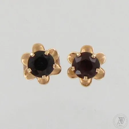 Kivikorvakorut, Ø 7mm, toinen tausta puuttuu, 585br, paino 0,8g Paino: 0,8 g