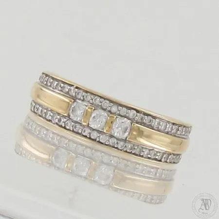 Timanttisormus 54xn.0.005ct 3xn.0.06ct, koko 16½, 585, paino 3,3g Paino: 3,3 g