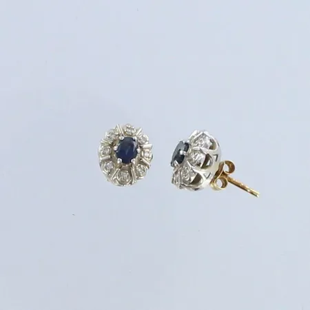 Kivikorvakorut timanteilla 16xn.0.005ct, korkeus ja leveys 9mm ja 8mm, 585br, paino 2,2g