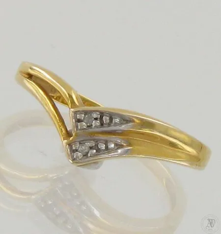 Timanttisormus 2xn.0.005ct, koko 16¼, 585, paino 1,5g Paino: 1,5 g