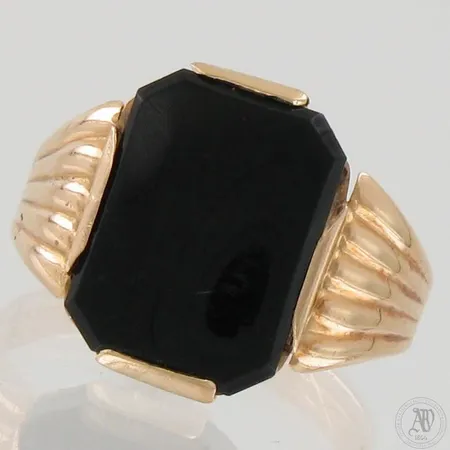 Viallinen kivisormus, 585br, paino 4,2g Paino: 4,2 g