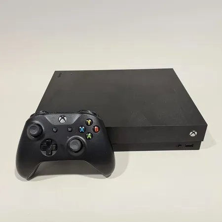 Pelikonsoli Xbox One X, 1Tb, ohjain käytön jälkiä, virtajohto, HDMI-johto, laatikko ja kuitti,  Lähetetään postipakettina.