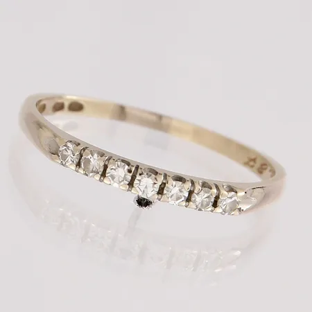 Timanttisormus 7xn.0.02ct, kaiverrettu, koko 18¼, 750 valkokulta, Paino: 1,4 g