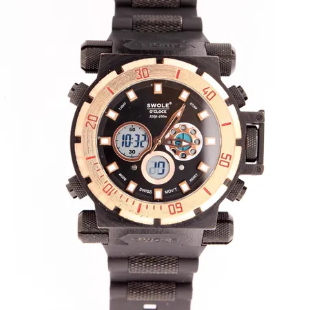 Teräsrannekello, Swole, Quartz, taka kannessa naarmuja, taulun Ø47mm, rannekkeen pittus 230mm,