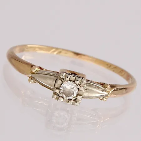 Timanttisormus 1xn.0.09ct, kaiverrettu, koko 18½, 585, Paino: 1,3 g