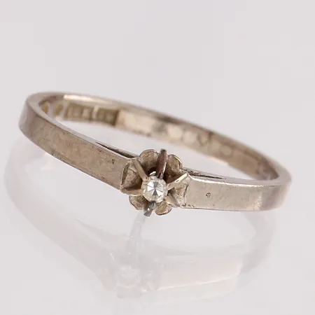 Timanttisormus 1xn.0.03ct 8/8 hionta, koko 15¾, 750 valkokulta,  Paino: 1,9 g