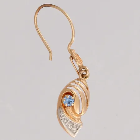 Kivikorvakorut, korkeus 28mm, 585br,  Paino: 0,7 g
