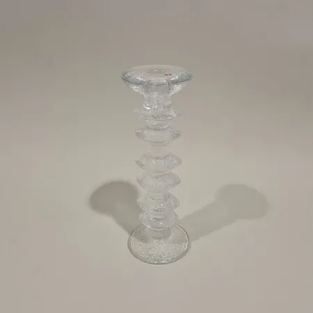 Kynttilänjalka Iittala, Festivo, design Timo Sarpaneva, korkeus 240mm Lähetetään postipakettina.