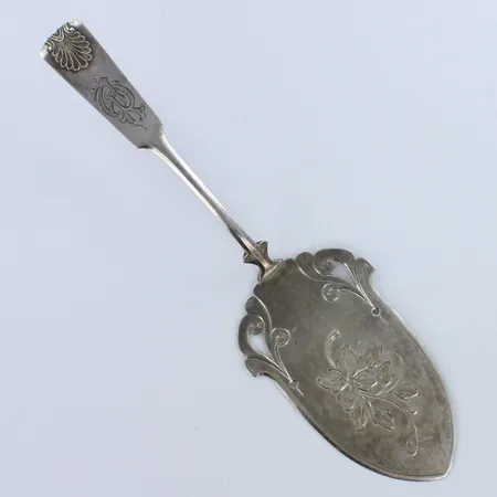 Kakkulapio, musla, kaiverrettu, pituus 192mm, 813h, Paino: 39,3 g