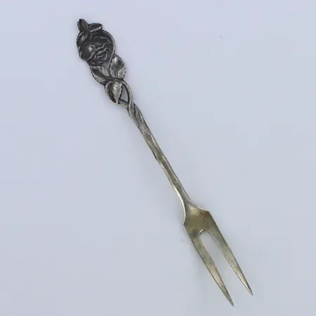 Leikkelehaarukka, ruusu, kaiverrettu, pituus 117mm, 813h,  Paino: 9 g