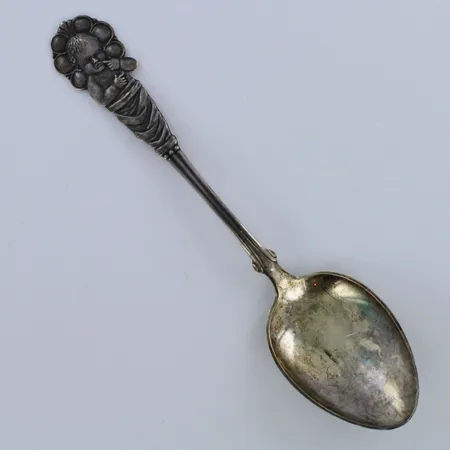 Jälkiruokalusikka, kaiverrettu, pituus 146mm, 813h,  Paino: 21,8 g
