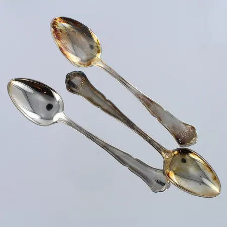 Kolme kahvilusikkaa, chippendale, kaiverrettu, pituus 117mm, 830, Paino: 36,1 g