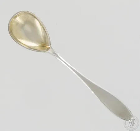 Sokerilusikka, pituus 145mm, Matta, valmistettu 1944 - Hämeenlinna, 813,  Paino: 20,6 g
