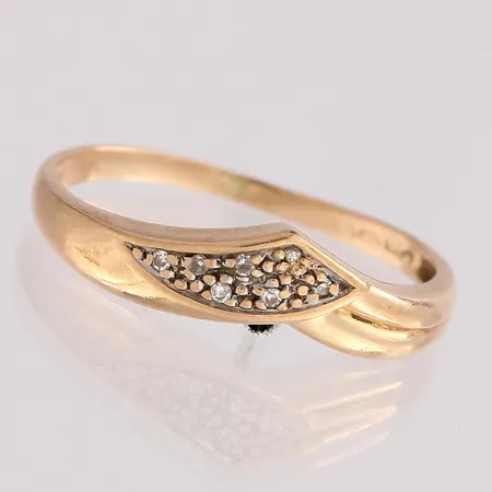 Timanttisormus 7xn.0.005ct, koko 17½, 585 Paino: 1,6 g