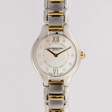 Teräsrannekello, Raymond Weil Noemia, ref. 5124-STP-00985, taulun Ø 24mm, quartz:paristo loppunut, rannekkeen pituus 180mm, kotelo ja todistus Lähetetään postipakettina.