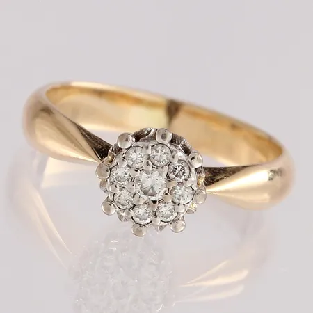 Timanttisormus 1xn.0.05ct 8xn.0.01ct, koko 16½, 585 kelta- ja valkokulta,  Paino: 3,7 g