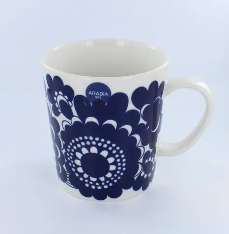 Muki Arabia, Esteri, design Esteri Tomulainen, vetoisuus 300ml Lähetetään postipakettina.