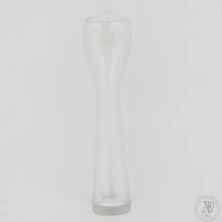 Taidelasi Iittala, Varsanjalka, viivahiottu, signeeraus Tapio Wirkkala Iittala -56, korkeus 230mm, Lähetetään postipakettina. Lähetetään postipakettina.