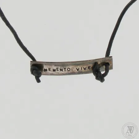 Rannekoru Efva Attling, Memento vivere, nahka/925br,  Paino: 3,6 g