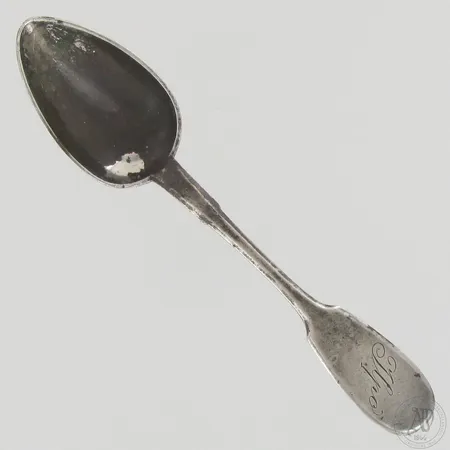 Jälkiruokalusikka, pituus 170mm, valmistettu 1901, kaiverrettu, 813,   Paino: 37,1 g