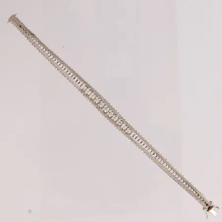 Timanttirannekoru 4xn.0.03ct 6xn.0.02ct, pituus 160mm, valkokulta 750, Paino: 18,2 g